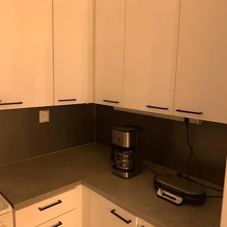 Spacious Next To Metro, Beach, Shopping Centre Apartmán